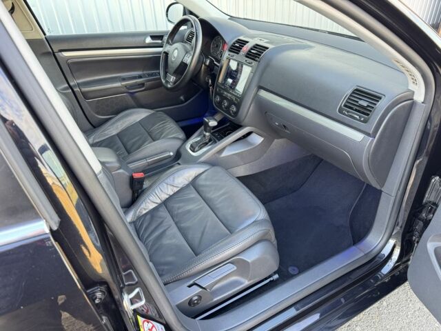 Черный Фольксваген Гольф, объемом двигателя 1.4 л и пробегом 190 тыс. км за 7950 $, фото 13 на Automoto.ua