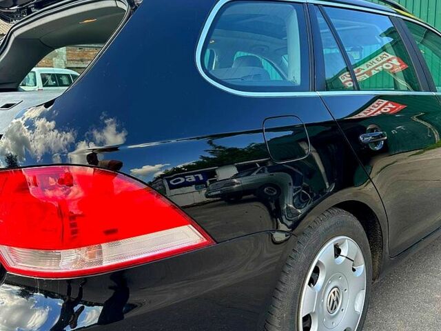 Черный Фольксваген Гольф, объемом двигателя 2 л и пробегом 181 тыс. км за 5950 $, фото 1 на Automoto.ua