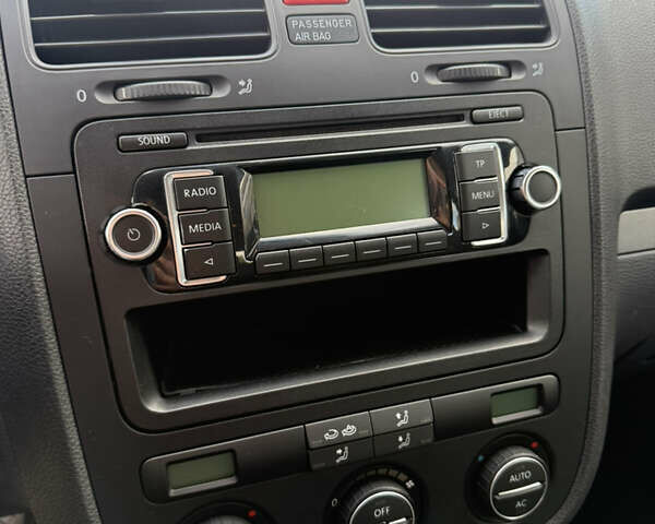 Чорний Фольксваген Гольф, об'ємом двигуна 1.6 л та пробігом 187 тис. км за 7200 $, фото 15 на Automoto.ua