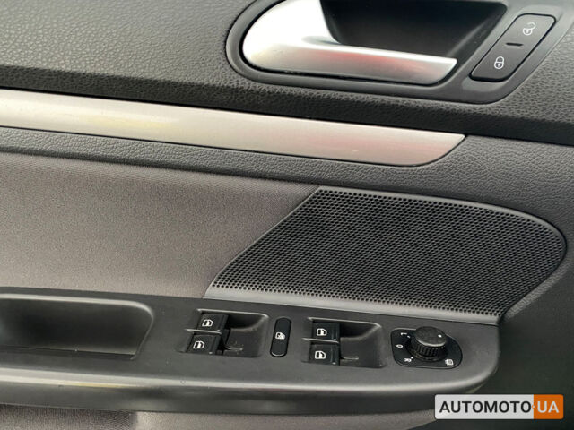 Черный Фольксваген Гольф, объемом двигателя 1.4 л и пробегом 203 тыс. км за 6800 $, фото 10 на Automoto.ua