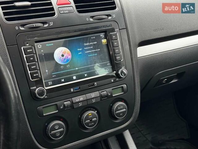 Чорний Фольксваген Гольф, об'ємом двигуна 1.4 л та пробігом 254 тис. км за 6990 $, фото 14 на Automoto.ua