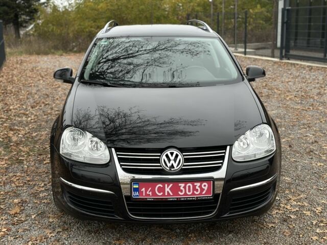 Черный Фольксваген Гольф, объемом двигателя 1.6 л и пробегом 195 тыс. км за 6800 $, фото 1 на Automoto.ua