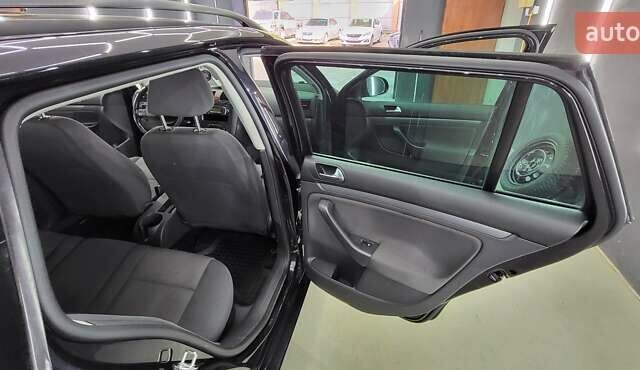 Чорний Фольксваген Гольф, об'ємом двигуна 1.6 л та пробігом 199 тис. км за 6100 $, фото 12 на Automoto.ua