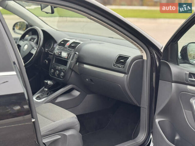 Черный Фольксваген Гольф, объемом двигателя 1.4 л и пробегом 252 тыс. км за 6700 $, фото 50 на Automoto.ua