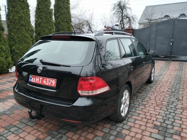 Черный Фольксваген Гольф, объемом двигателя 0 л и пробегом 230 тыс. км за 5800 $, фото 2 на Automoto.ua