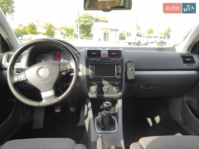 Фольксваген Гольф 2008 у Вінниці на Automoto.ua Чорний Фольксваген Гольф, об'ємом двигуна 1.39 л та пробігом 220 тис. км за 4950 $, фото 7 на Automoto.ua