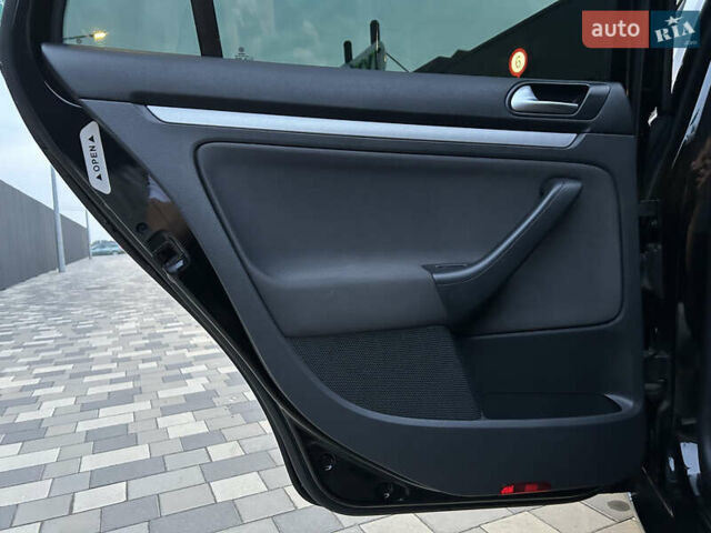 Черный Фольксваген Гольф, объемом двигателя 1.9 л и пробегом 289 тыс. км за 7450 $, фото 18 на Automoto.ua