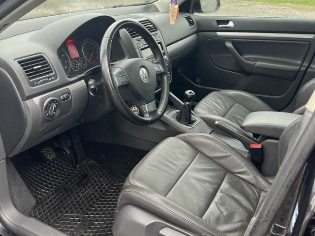 Чорний Фольксваген Гольф, об'ємом двигуна 1.4 л та пробігом 180 тис. км за 6500 $, фото 5 на Automoto.ua