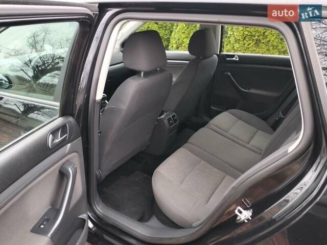 Черный Фольксваген Гольф, объемом двигателя 1.6 л и пробегом 230 тыс. км за 5800 $, фото 18 на Automoto.ua