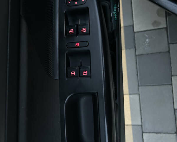 Черный Фольксваген Гольф, объемом двигателя 1.9 л и пробегом 289 тыс. км за 7450 $, фото 15 на Automoto.ua