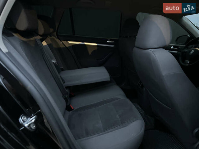 Черный Фольксваген Гольф, объемом двигателя 1.9 л и пробегом 289 тыс. км за 7450 $, фото 25 на Automoto.ua