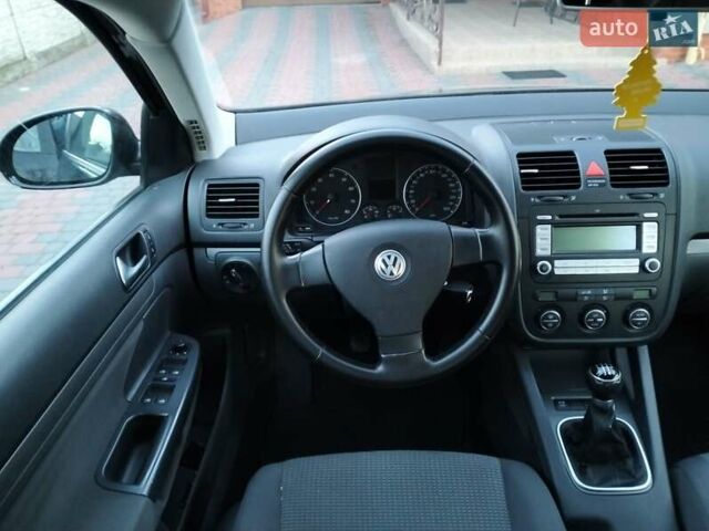 Черный Фольксваген Гольф, объемом двигателя 1.6 л и пробегом 230 тыс. км за 5800 $, фото 10 на Automoto.ua