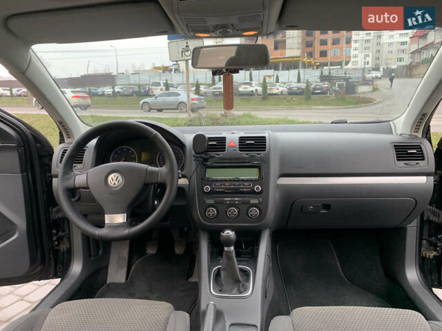 Черный Фольксваген Гольф, объемом двигателя 1.39 л и пробегом 175 тыс. км за 6200 $, фото 10 на Automoto.ua