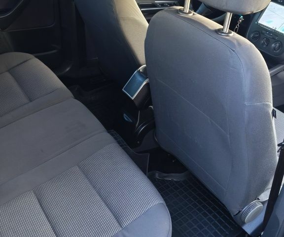 Черный Фольксваген Гольф, объемом двигателя 1.9 л и пробегом 235 тыс. км за 5200 $, фото 21 на Automoto.ua