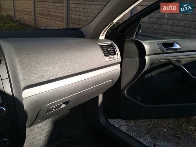 Черный Фольксваген Гольф, объемом двигателя 1.9 л и пробегом 300 тыс. км за 6200 $, фото 3 на Automoto.ua