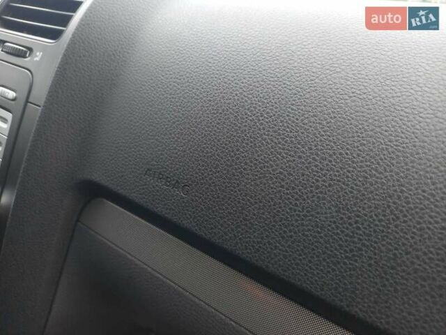 Чорний Фольксваген Гольф, об'ємом двигуна 1.4 л та пробігом 226 тис. км за 5500 $, фото 20 на Automoto.ua