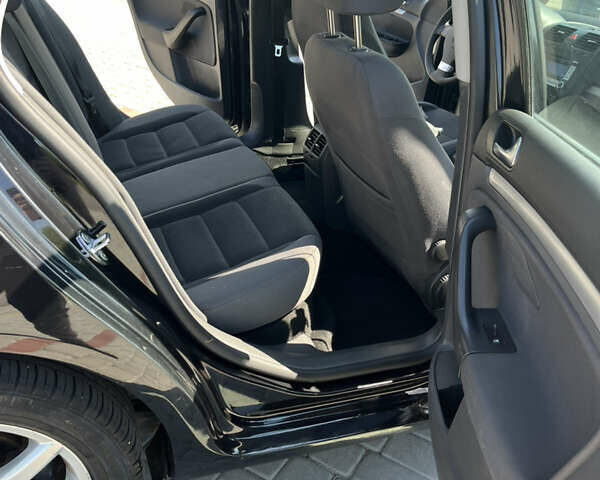 Черный Фольксваген Гольф, объемом двигателя 1.4 л и пробегом 271 тыс. км за 5850 $, фото 22 на Automoto.ua