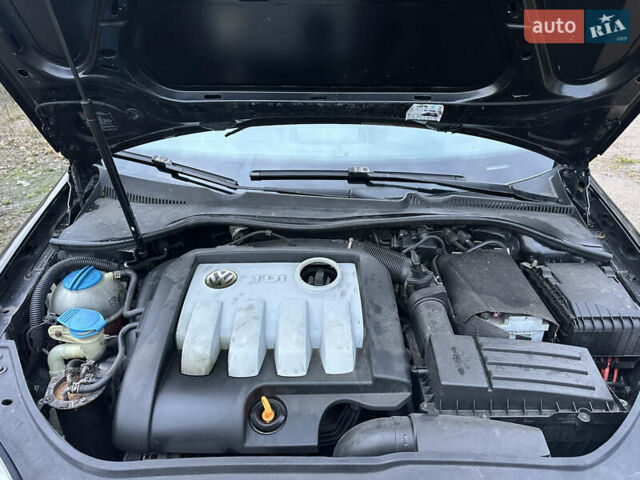 Черный Фольксваген Гольф, объемом двигателя 1.9 л и пробегом 210 тыс. км за 5000 $, фото 2 на Automoto.ua