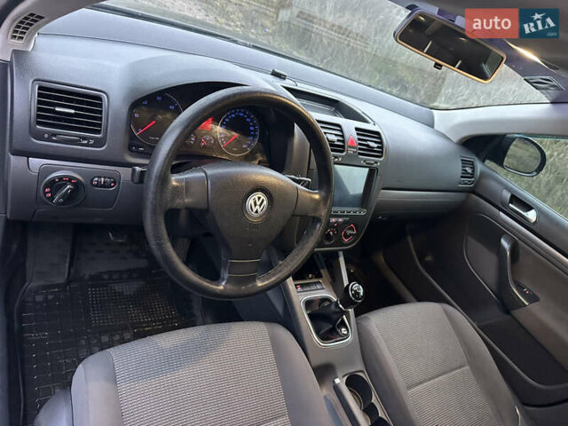Черный Фольксваген Гольф, объемом двигателя 1.9 л и пробегом 210 тыс. км за 5000 $, фото 21 на Automoto.ua