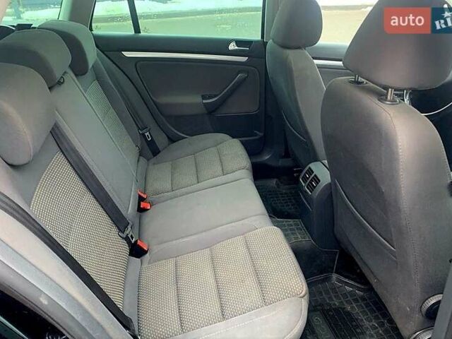 Черный Фольксваген Гольф, объемом двигателя 1.4 л и пробегом 250 тыс. км за 6550 $, фото 7 на Automoto.ua