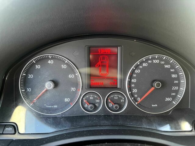 Черный Фольксваген Гольф, объемом двигателя 1.4 л и пробегом 248 тыс. км за 6500 $, фото 11 на Automoto.ua