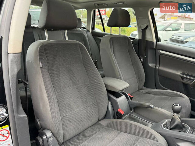 Черный Фольксваген Гольф, объемом двигателя 1.4 л и пробегом 321 тыс. км за 4800 $, фото 33 на Automoto.ua