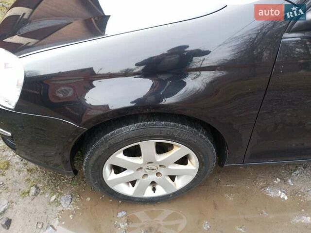 Черный Фольксваген Гольф, объемом двигателя 1.6 л и пробегом 165 тыс. км за 7200 $, фото 9 на Automoto.ua