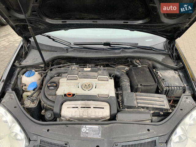 Черный Фольксваген Гольф, объемом двигателя 1.39 л и пробегом 175 тыс. км за 6200 $, фото 28 на Automoto.ua