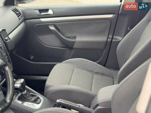 Черный Фольксваген Гольф, объемом двигателя 1.4 л и пробегом 252 тыс. км за 6700 $, фото 40 на Automoto.ua