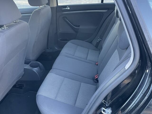 Черный Фольксваген Гольф, объемом двигателя 1.6 л и пробегом 183 тыс. км за 5650 $, фото 7 на Automoto.ua