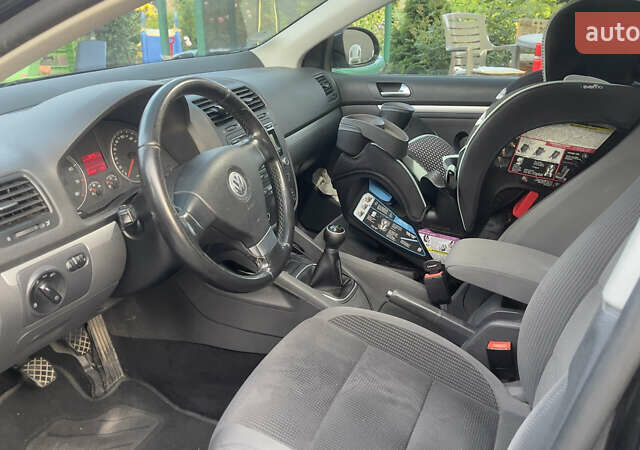 Чорний Фольксваген Гольф, об'ємом двигуна 1.6 л та пробігом 215 тис. км за 7500 $, фото 2 на Automoto.ua
