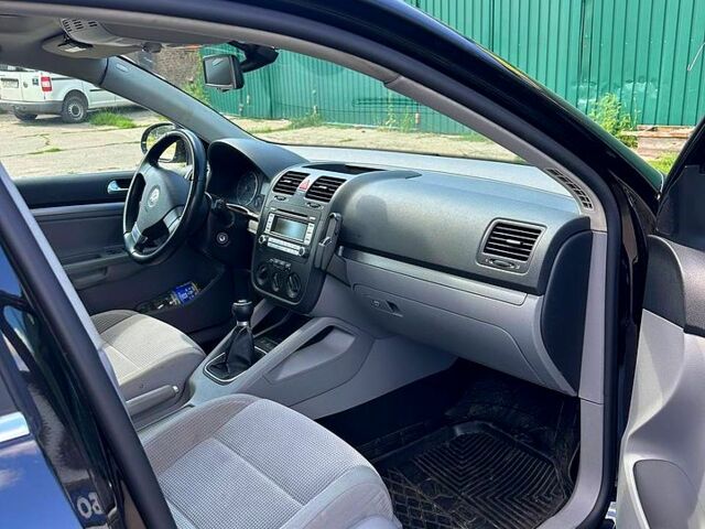 Черный Фольксваген Гольф, объемом двигателя 2 л и пробегом 181 тыс. км за 5950 $, фото 3 на Automoto.ua