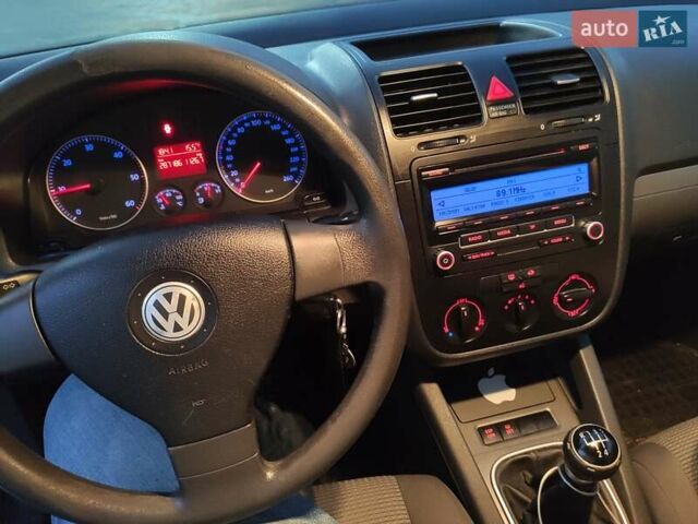 Черный Фольксваген Гольф, объемом двигателя 1.9 л и пробегом 320 тыс. км за 6400 $, фото 17 на Automoto.ua