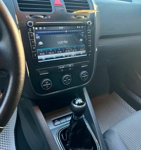 Черный Фольксваген Гольф, объемом двигателя 1.6 л и пробегом 199 тыс. км за 6299 $, фото 13 на Automoto.ua