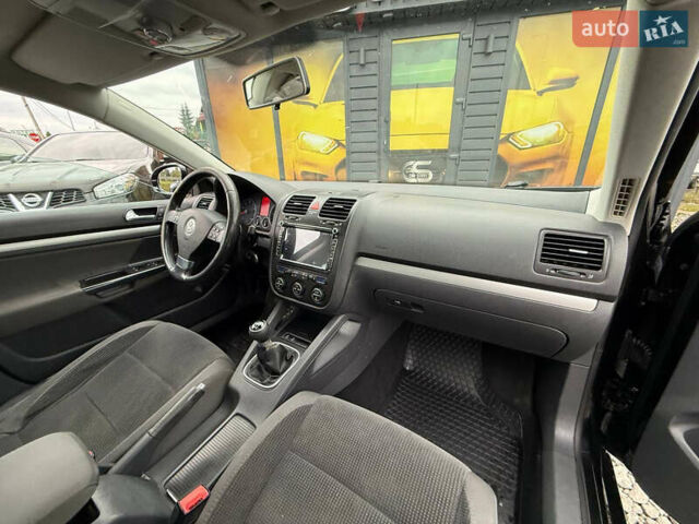 Черный Фольксваген Гольф, объемом двигателя 1.4 л и пробегом 321 тыс. км за 4800 $, фото 35 на Automoto.ua