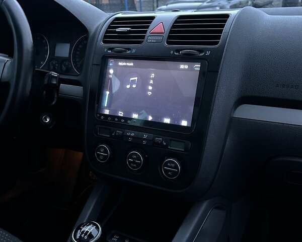 Чорний Фольксваген Гольф, об'ємом двигуна 1.4 л та пробігом 240 тис. км за 5300 $, фото 35 на Automoto.ua