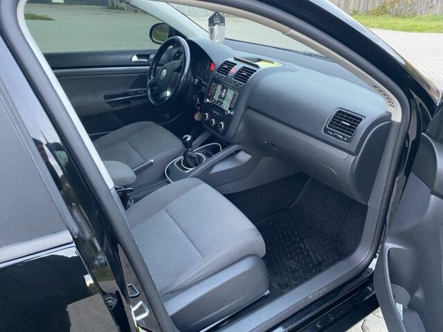 Черный Фольксваген Гольф, объемом двигателя 1.9 л и пробегом 304 тыс. км за 6200 $, фото 6 на Automoto.ua