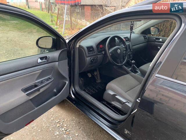 Черный Фольксваген Гольф, объемом двигателя 1.4 л и пробегом 253 тыс. км за 5500 $, фото 11 на Automoto.ua