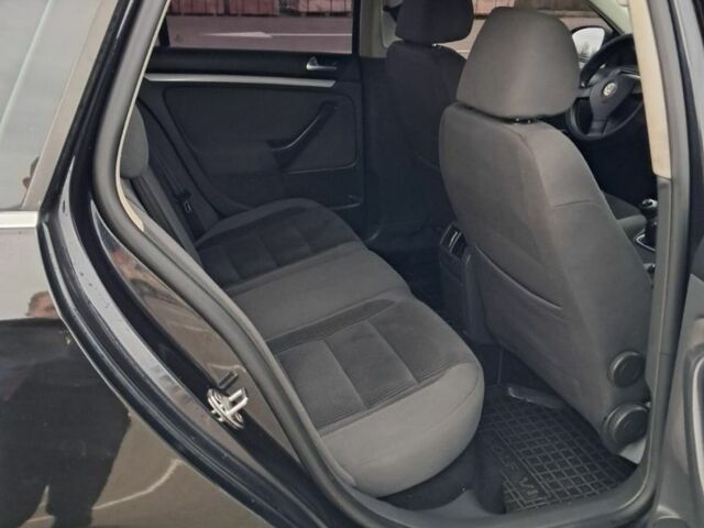 Черный Фольксваген Гольф, объемом двигателя 1.4 л и пробегом 210 тыс. км за 5200 $, фото 16 на Automoto.ua