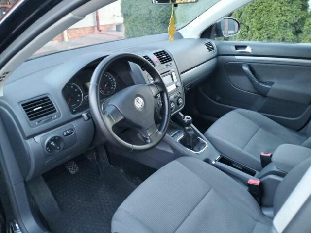 Черный Фольксваген Гольф, объемом двигателя 0 л и пробегом 230 тыс. км за 5800 $, фото 4 на Automoto.ua