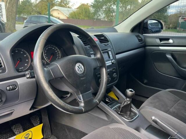 Черный Фольксваген Гольф, объемом двигателя 1.6 л и пробегом 262 тыс. км за 5300 $, фото 7 на Automoto.ua