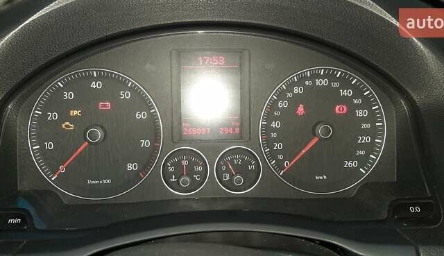 Черный Фольксваген Гольф, объемом двигателя 1.6 л и пробегом 266 тыс. км за 6998 $, фото 41 на Automoto.ua