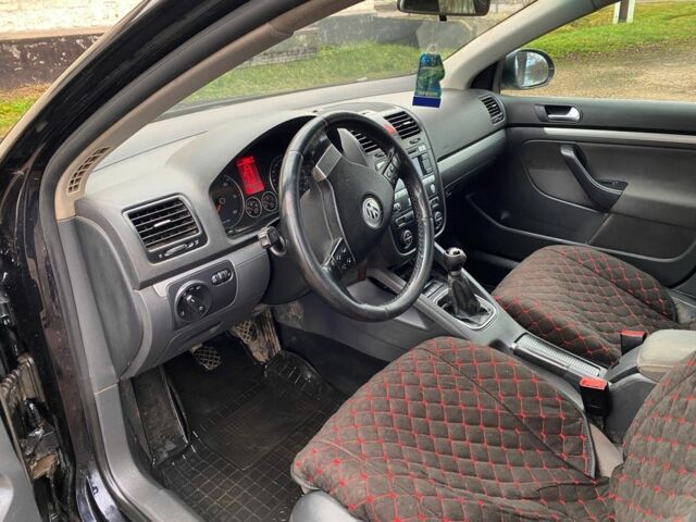 Черный Фольксваген Гольф, объемом двигателя 1.9 л и пробегом 359 тыс. км за 3900 $, фото 1 на Automoto.ua