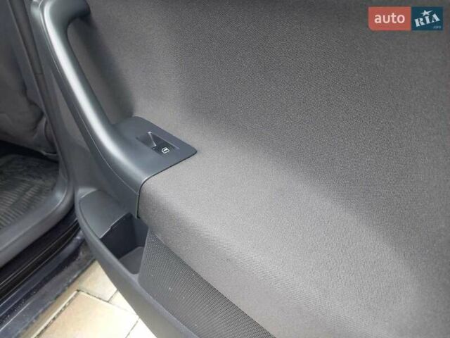 Чорний Фольксваген Гольф, об'ємом двигуна 1.4 л та пробігом 226 тис. км за 5500 $, фото 18 на Automoto.ua