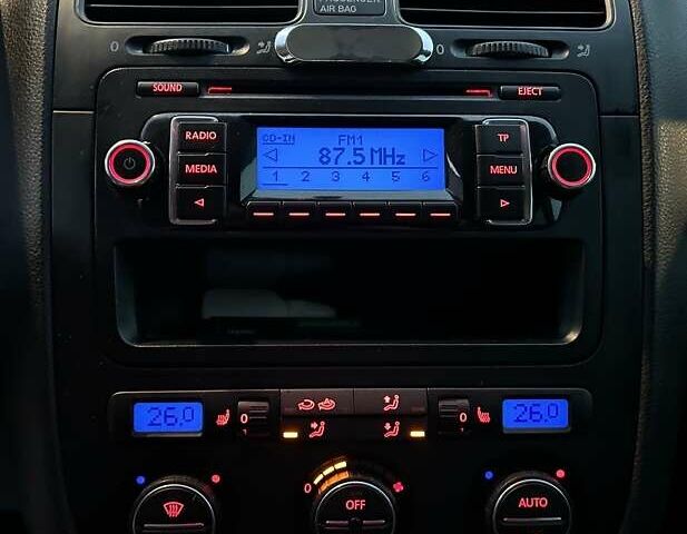 Черный Фольксваген Гольф, объемом двигателя 1.9 л и пробегом 289 тыс. км за 7450 $, фото 36 на Automoto.ua