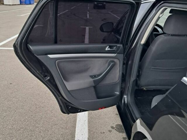 Черный Фольксваген Гольф, объемом двигателя 1.4 л и пробегом 210 тыс. км за 5200 $, фото 19 на Automoto.ua