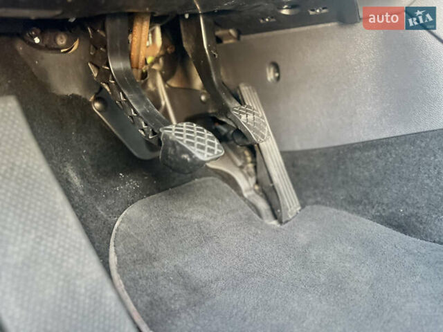 Черный Фольксваген Гольф, объемом двигателя 1.4 л и пробегом 271 тыс. км за 5850 $, фото 35 на Automoto.ua