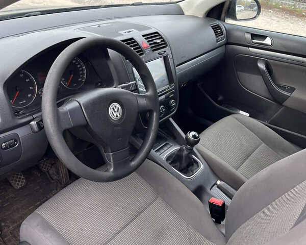 Черный Фольксваген Гольф, объемом двигателя 1.6 л и пробегом 260 тыс. км за 6450 $, фото 32 на Automoto.ua