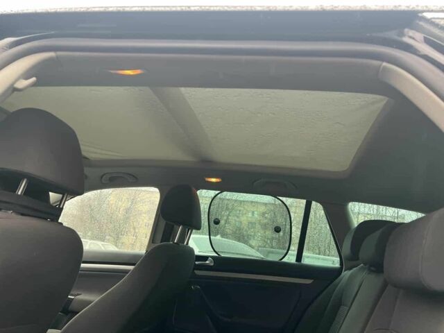 Черный Фольксваген Гольф, объемом двигателя 1.4 л и пробегом 202 тыс. км за 6500 $, фото 7 на Automoto.ua