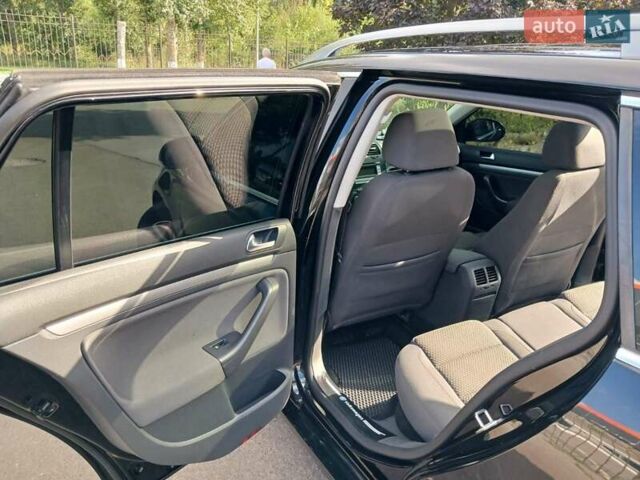 Черный Фольксваген Гольф, объемом двигателя 1.4 л и пробегом 267 тыс. км за 6500 $, фото 3 на Automoto.ua